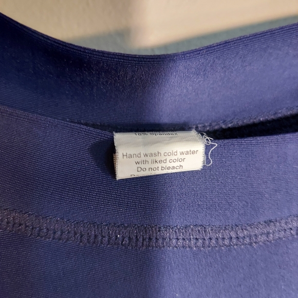 BLUE Floral Rashguard - Picture 2 of 4